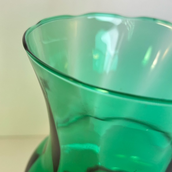 Empoli vintage green swirl design glass vase - Picture 3 of 6